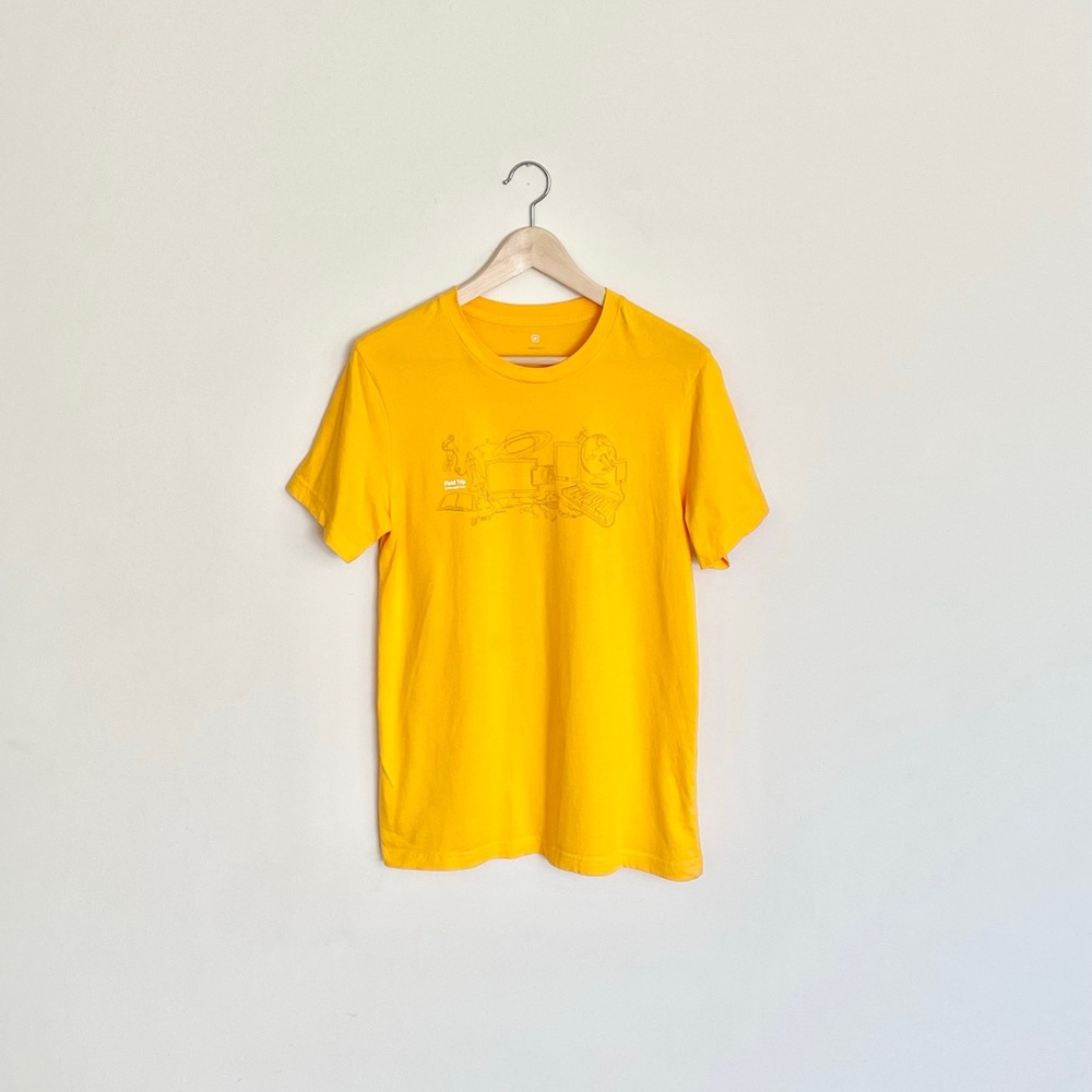 NEW Apple Store Field Trip Graphic Yellow T Shirt Adult size Medium